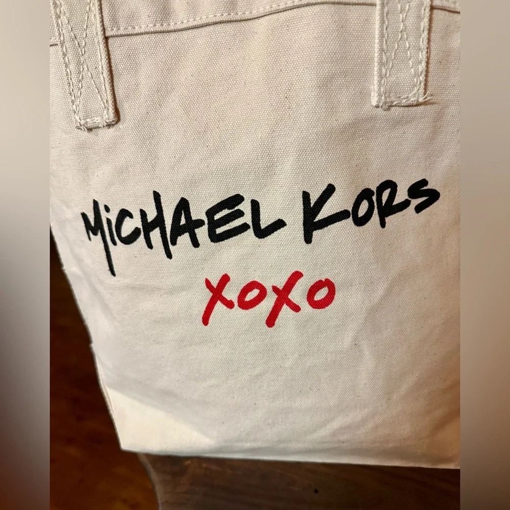 Michael Kors XOXO Canvas Tote Bag – Cream; New Without Tags - Picture 3 of 7
